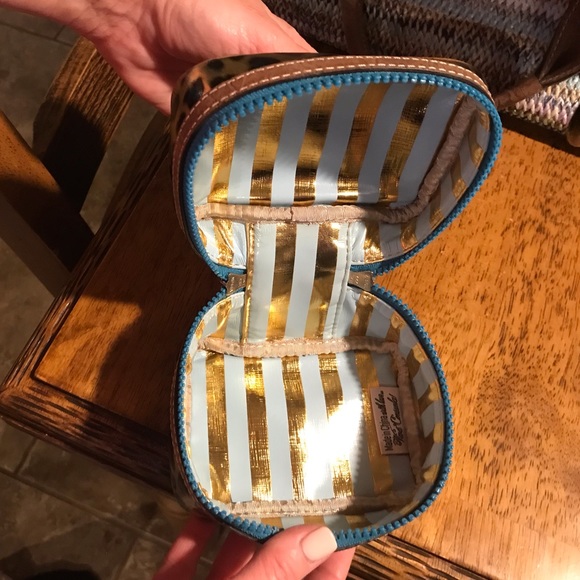 Consuela RARE Grande Tote w/ Makeup Bag - Picture 5 of 5